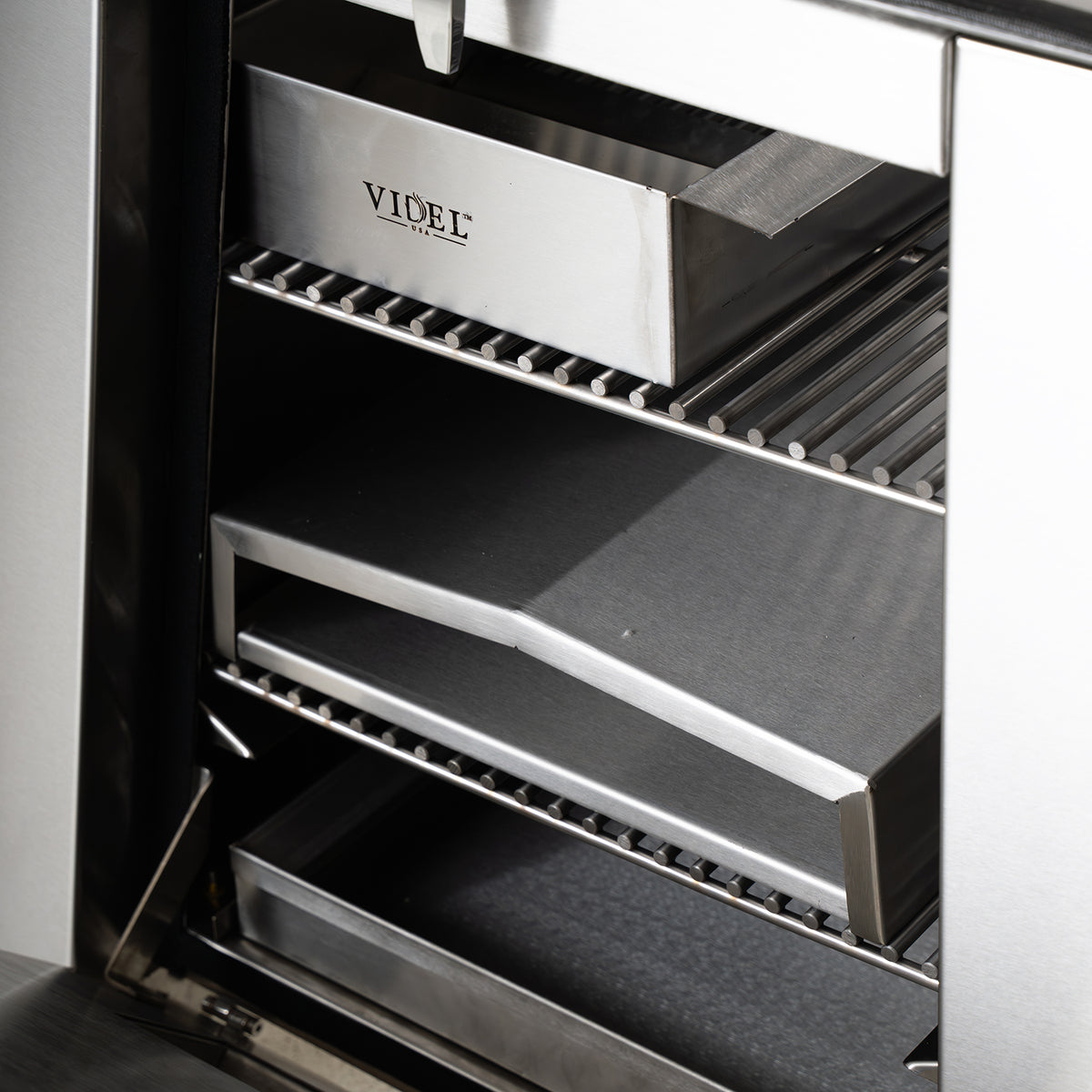 Titan™ 3-in-1 Smoker, Grill & Oven