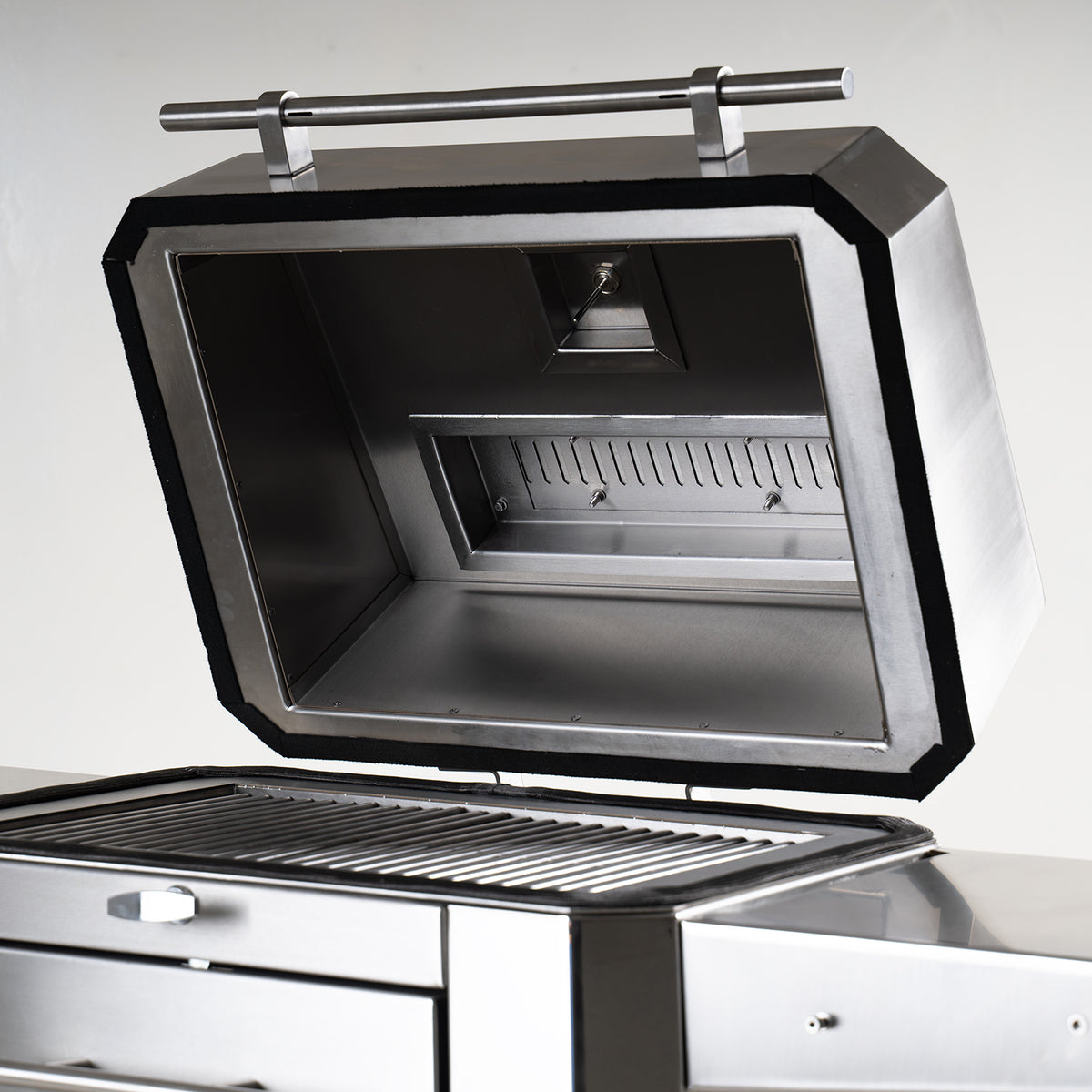 Titan™ 3-in-1 Smoker, Grill & Oven