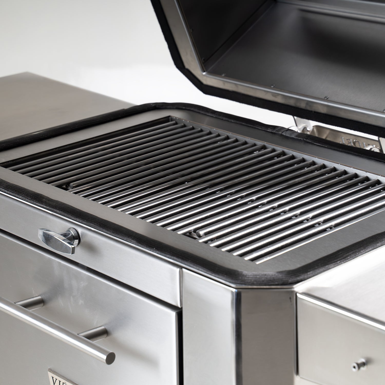Titan™ 3-in-1 Smoker, Grill & Oven